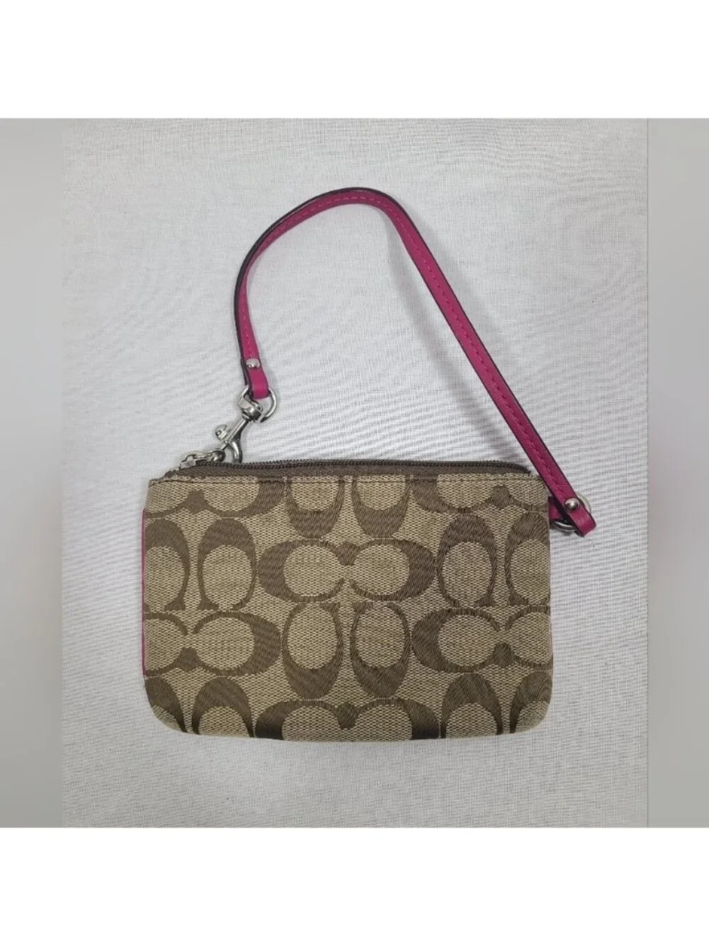 Coach Wristlet- authentic